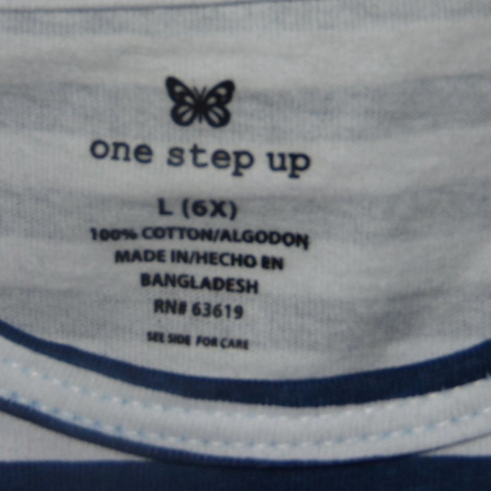T-Shirt - Picture 2 of 2